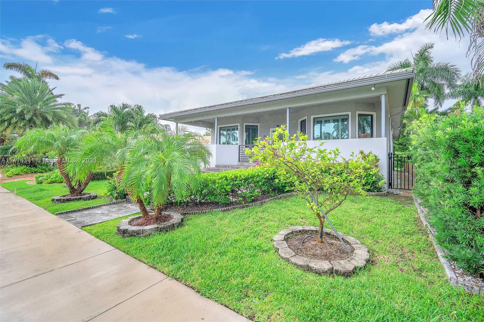 948 Harrison Street Hollywood FL 33019