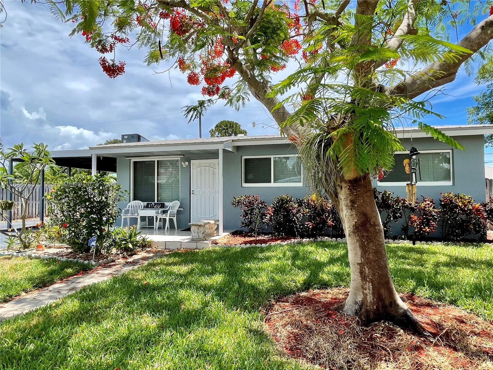 1020 S 14th Court Lantana FL 33462