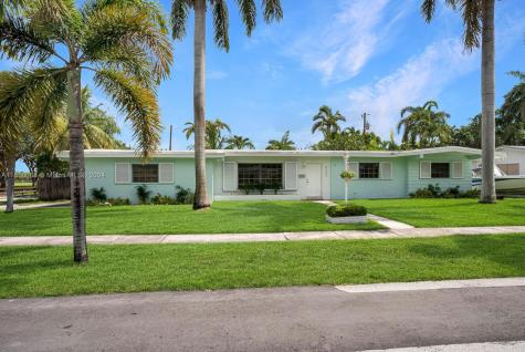 9395 SW 179th Terrace Palmetto Bay FL 33157
