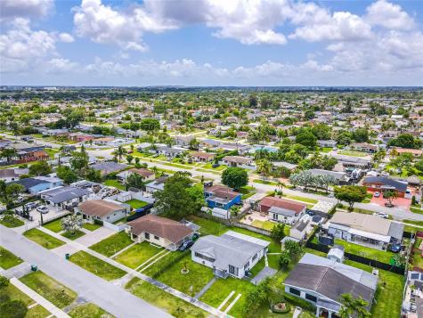 12360 SW 190th Terrace Miami FL 33177