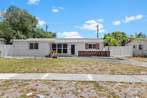 531 SW 70th Avenue Pembroke Pines FL 33023