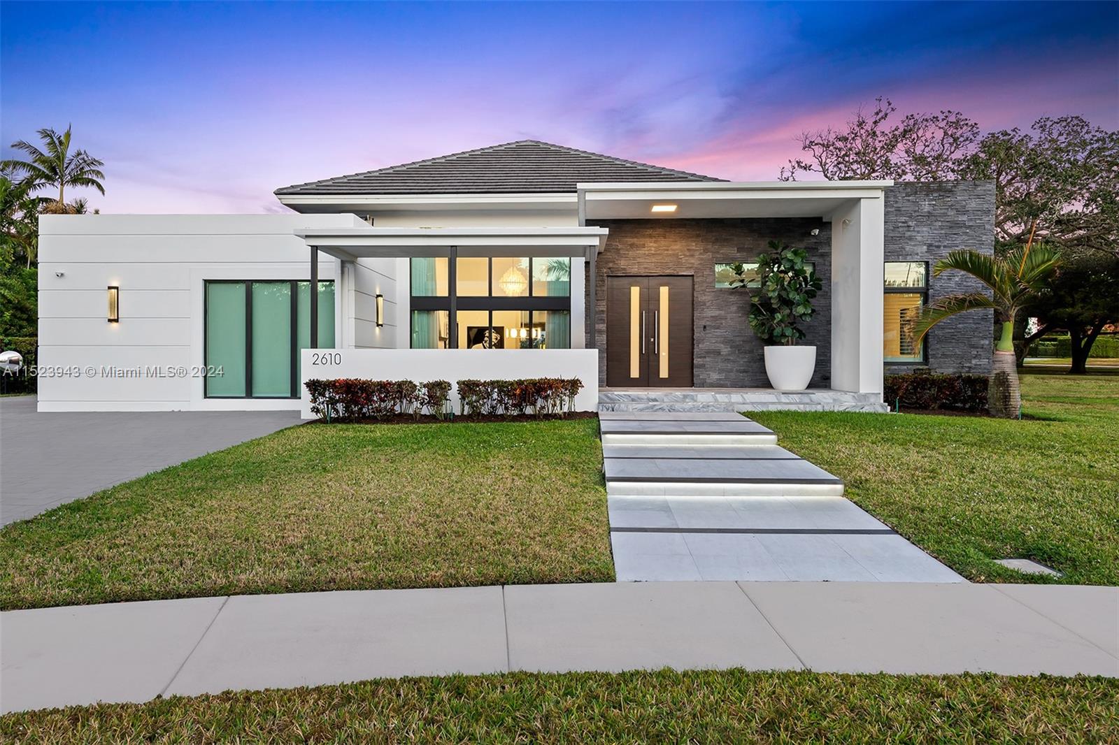 2610 Oak Park Drive Davie FL 33330