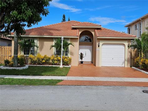 3433 SW 152nd Place Miami FL 33185