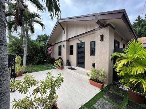 32 NW 27th Court Miami FL 33125