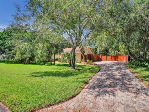9461 SW 147th Street Miami FL 33176