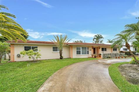 8720 SW 86th Avenue Miami FL 33143