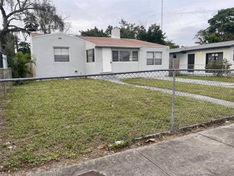 5705 SW 39th Street West Park FL 33023