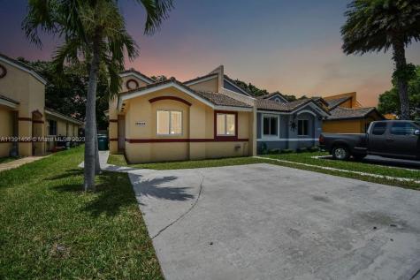 20548 SW 93rd Avenue Cutler Bay FL 33189