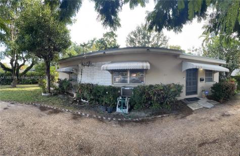 6300 SW 58th Place South Miami FL 33143
