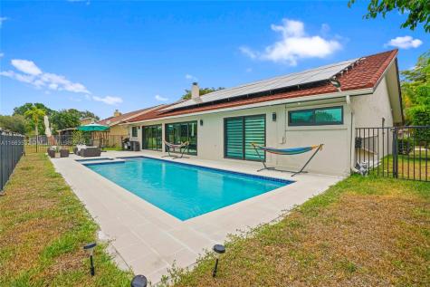 7417 Corkwood Terrace Tamarac FL 33321
