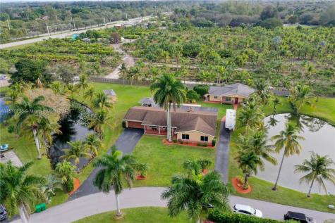 4725 SW 109th Terrace Davie FL 33328