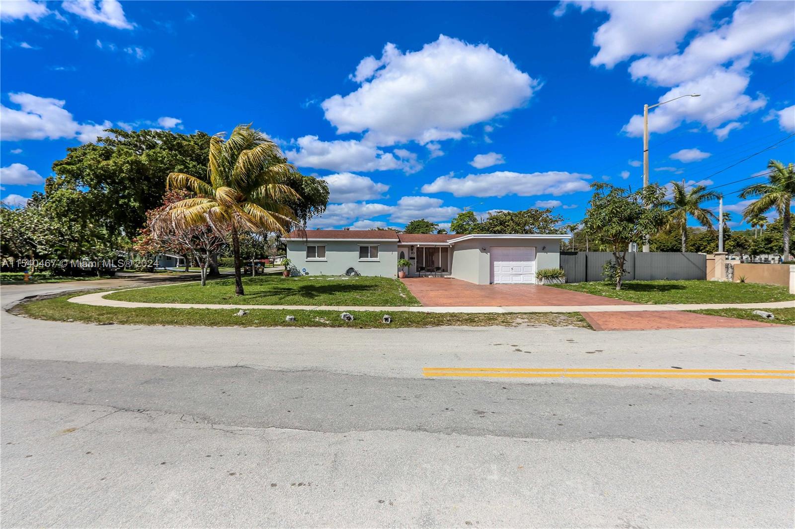 10 SW 63rd Terrace Pembroke Pines FL 33023