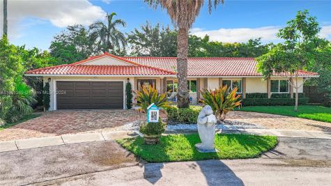 7045 SW 95th Court Miami FL 33173