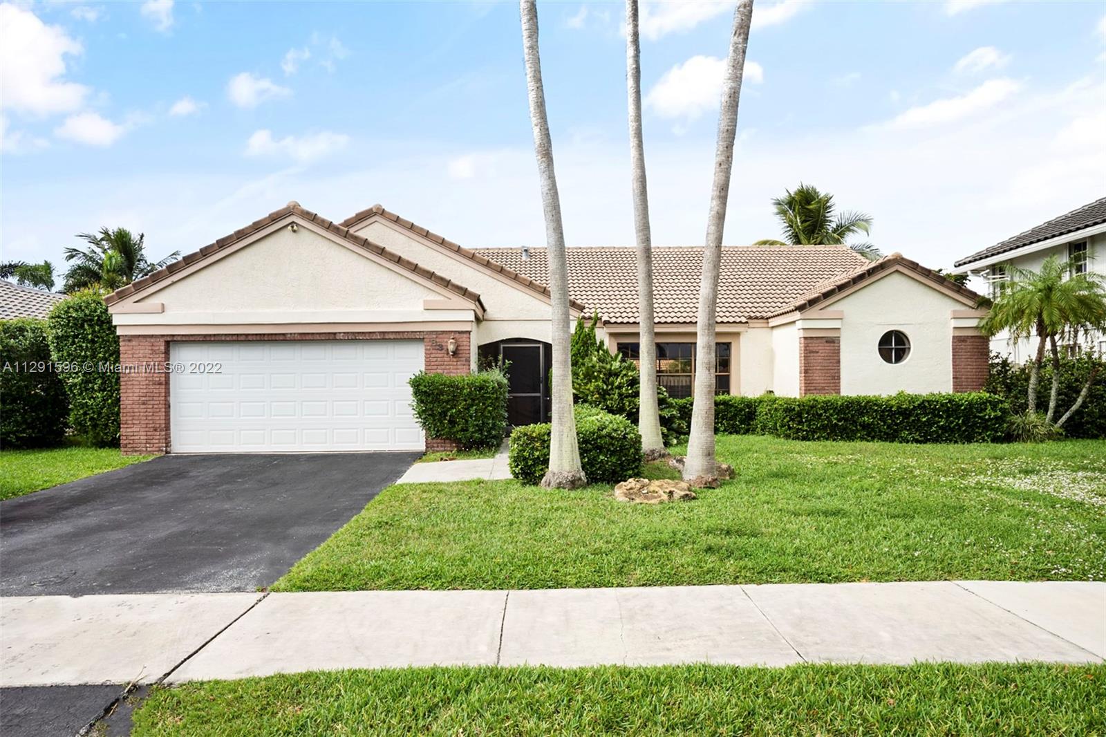 831 Somerset Avenue Davie FL 33325