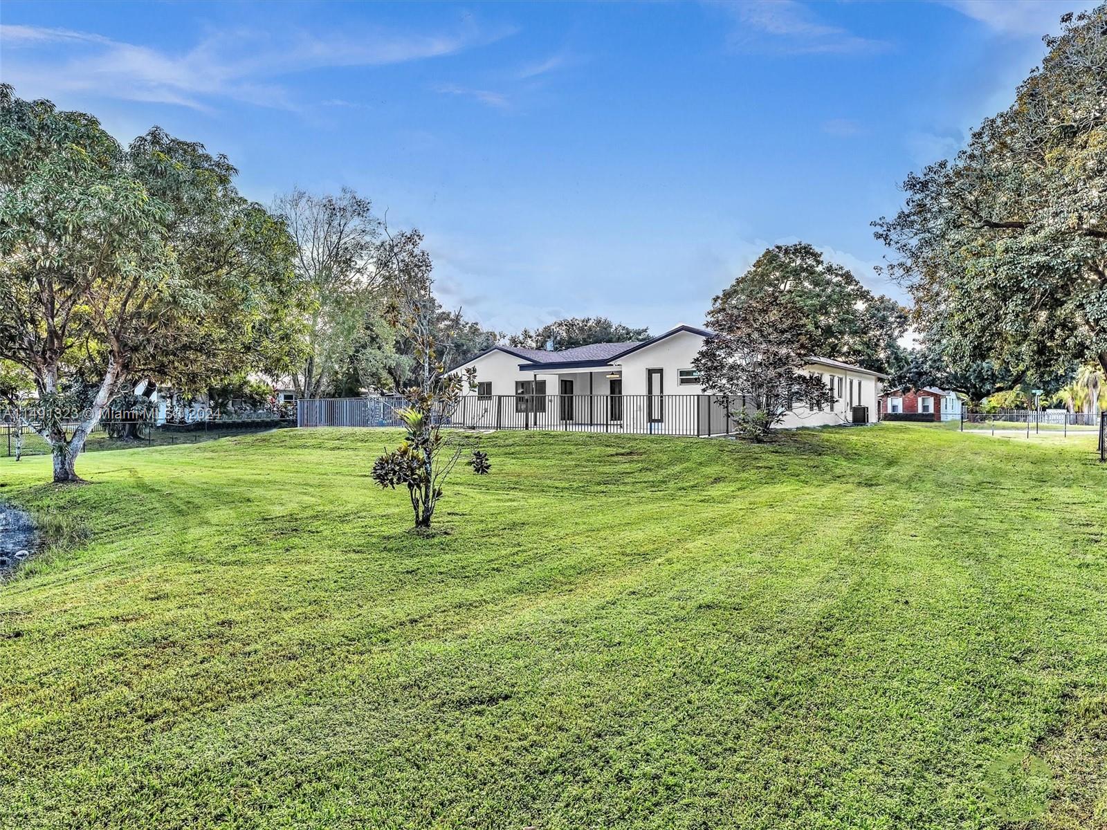 10851 SW 29th Place Davie FL 33328