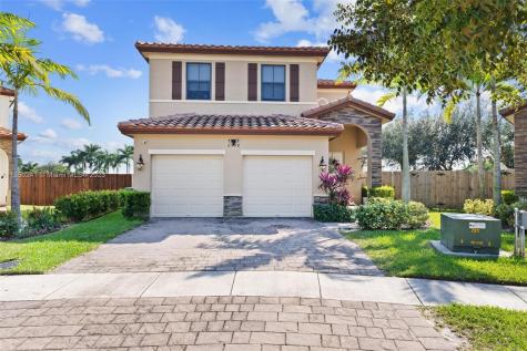 2558 NE 1st Street Homestead FL 33033