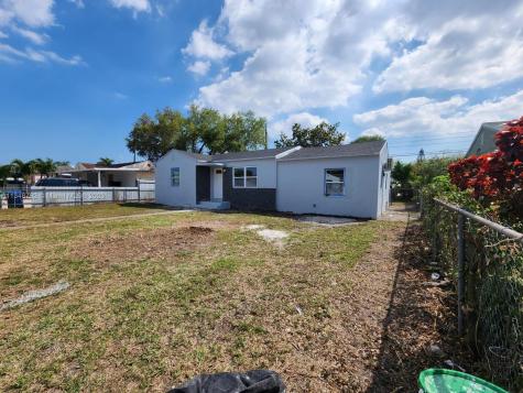 2238 NW 81st Terrace Miami FL 33147