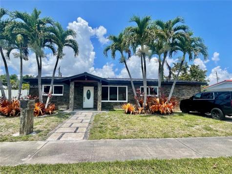 9321 Jamaica Drive Cutler Bay FL 33189