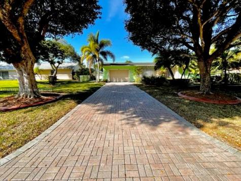 17720 SW 92nd Court Palmetto Bay FL 33157