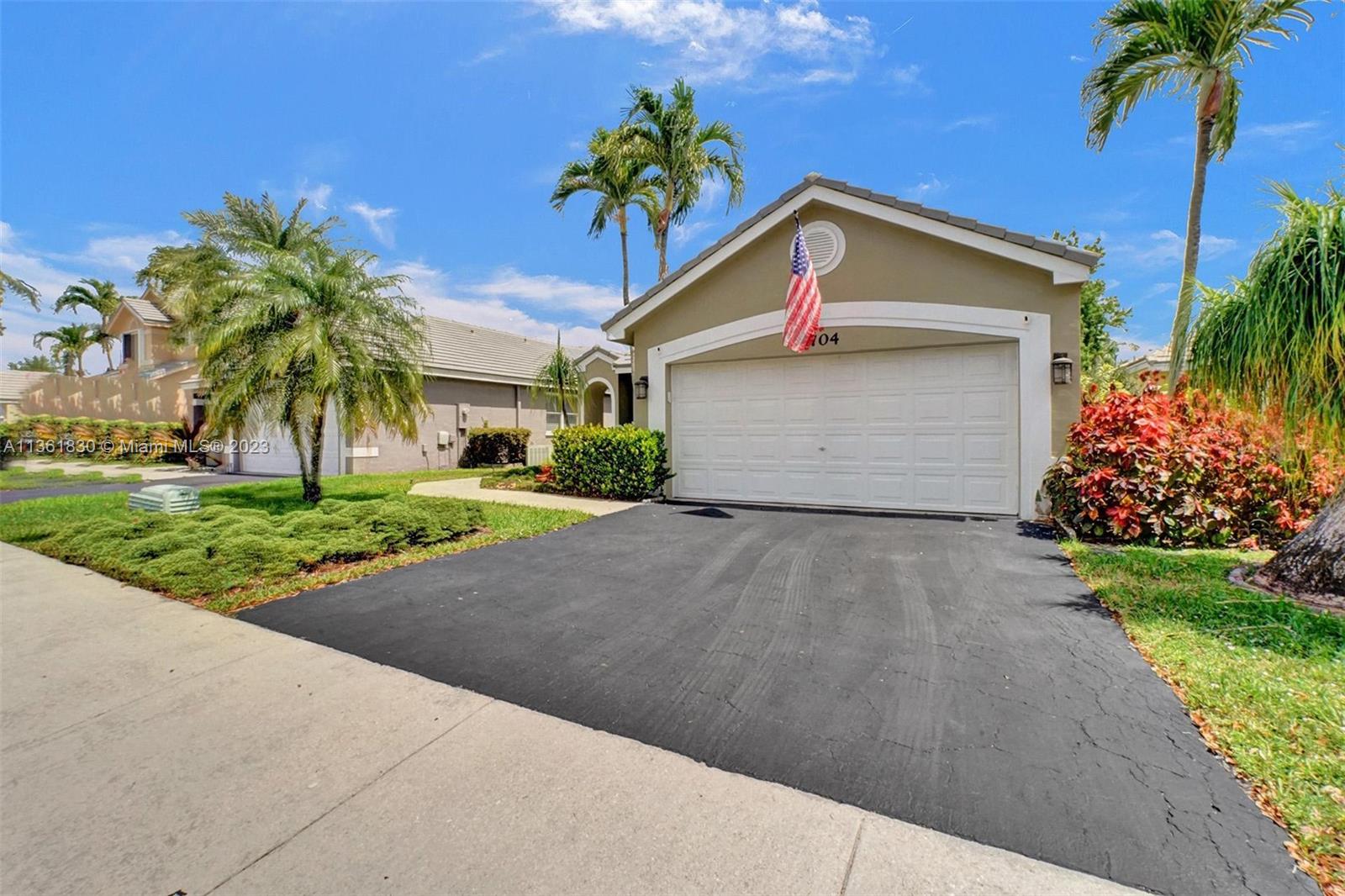 2704 Pinewood Court Davie FL 33328