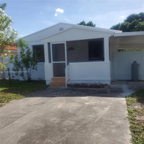 422 E 35th Street Hialeah FL 33013