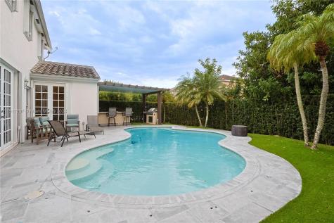 18528 NW 19th Street Pembroke Pines FL 33029