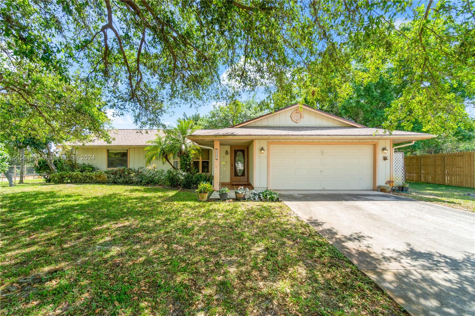 602 SW Mccomb Avenue Port St. Lucie FL 34953