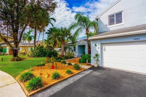 7251 SW 39th Court Davie FL 33314