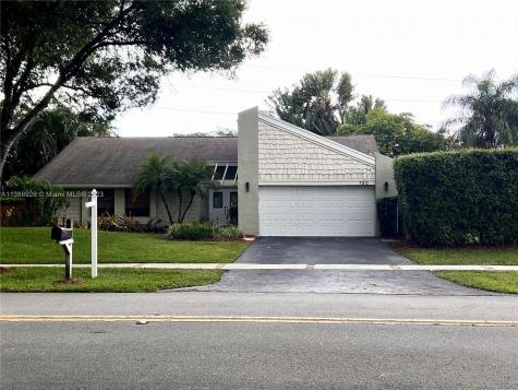 750 E Plantation Circle Plantation FL 33324