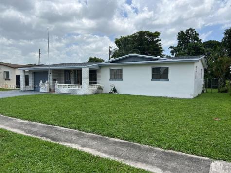 611 SW 67th Terrace Pembroke Pines FL 33023