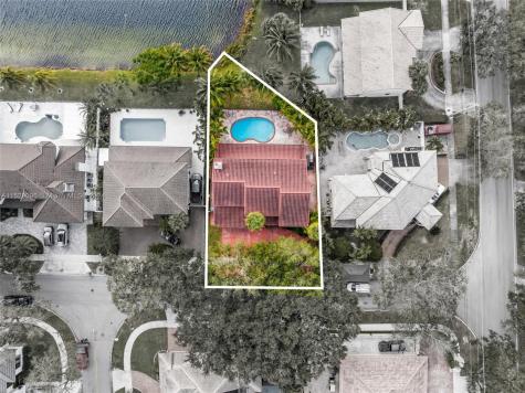 8120 NW 167th Terrace Miami Lakes FL 33016