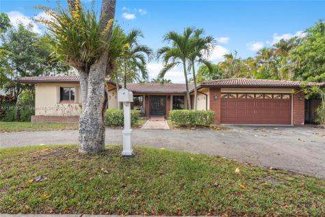 14502 Rosewood Road Miami Lakes FL 33014