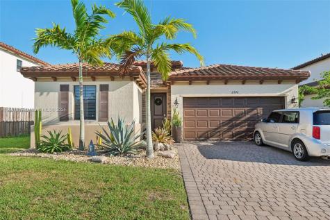 2592 SE 3rd Street Homestead FL 33033