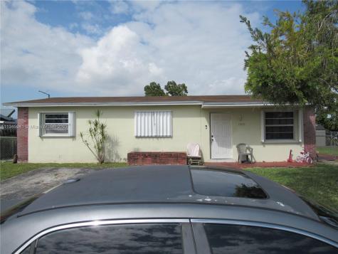 15045 SW 304th Terrace Homestead FL 33033