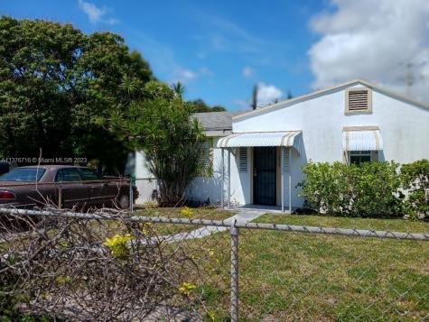 1915 NW 46th Street Miami FL 33142