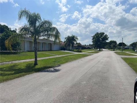 9750 SW 157th Terrace Miami FL 33157