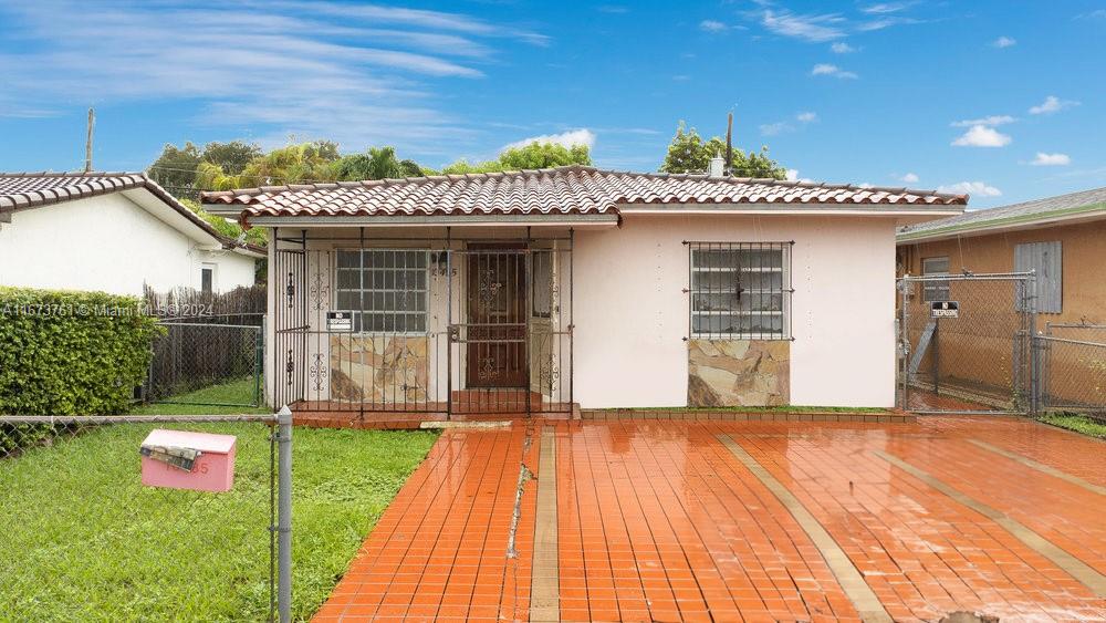 10485 SW 26th Terrace Miami FL 33165