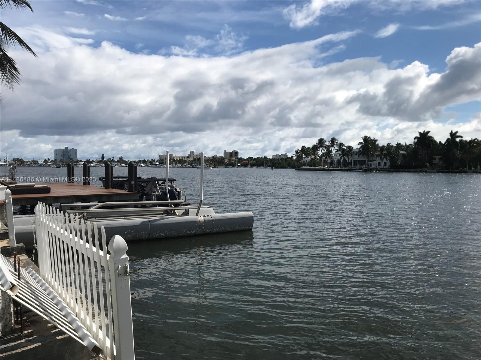 932 N Northlake Drive Hollywood FL 33019