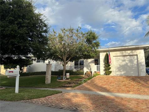 20605 SW 80th Place Cutler Bay FL 33189