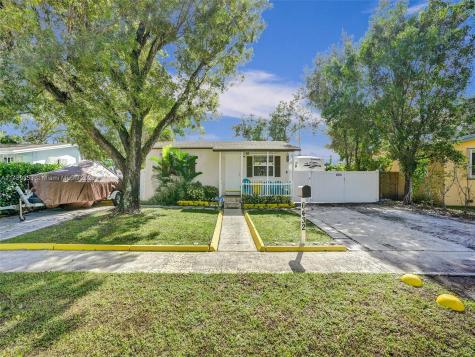 6432 Franklin Street Hollywood FL 33024