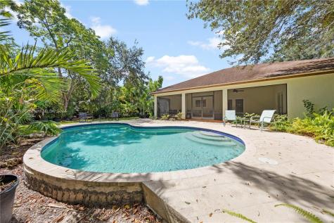 27051 SW 192nd Avenue Homestead FL 33031
