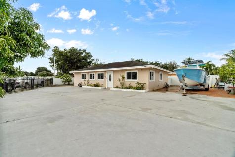 2470 NW 131st Street Miami FL 33167