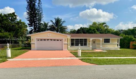 4821 NW 8th Street Plantation FL 33317