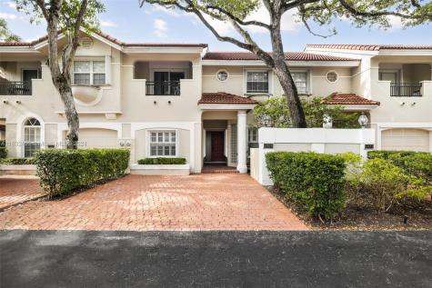6866 SW 89th Terrace Pinecrest FL 33156