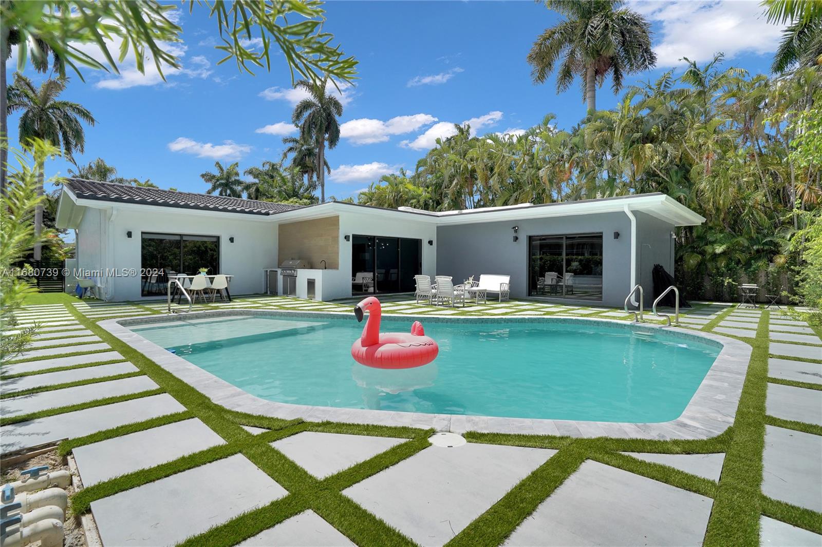 7531 Center Bay Drive North Bay Village FL 33141