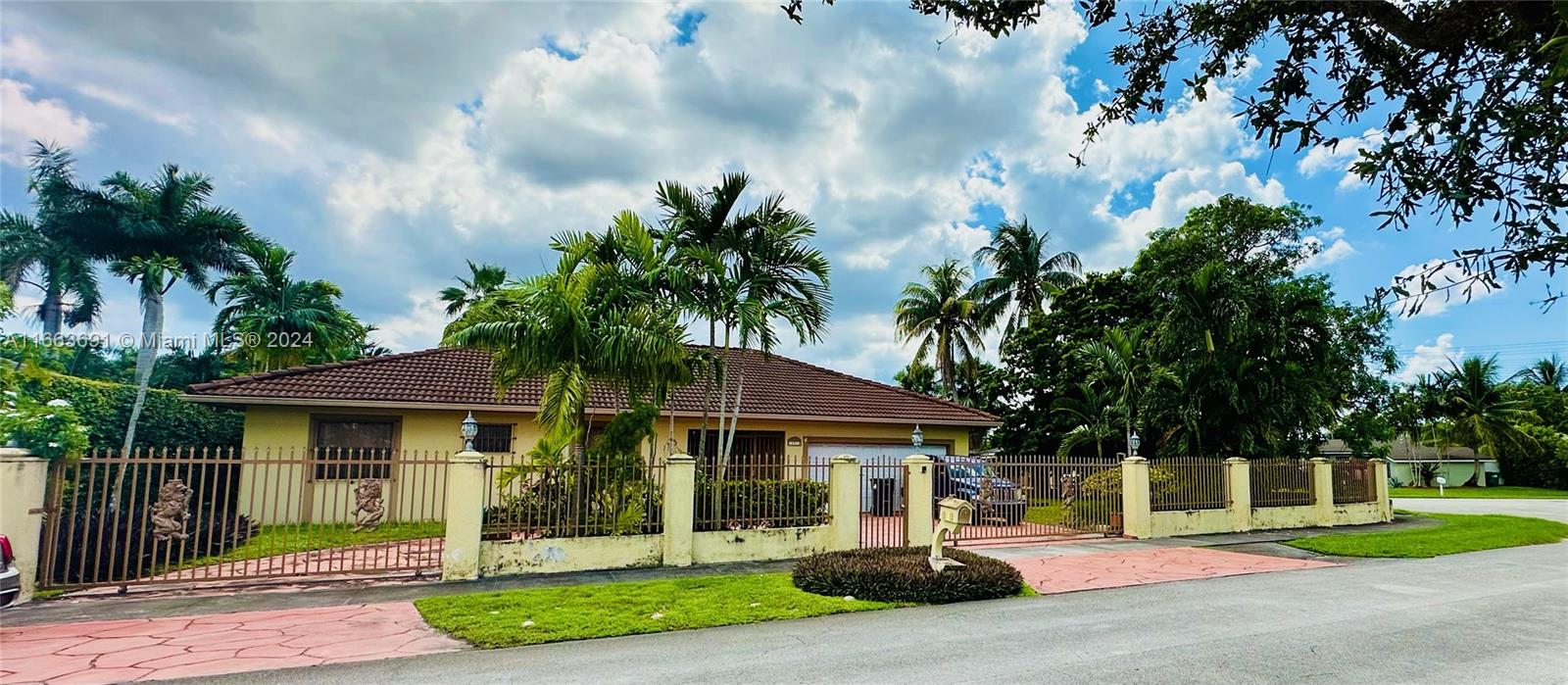 10512 SW 55th Street Miami FL 33165