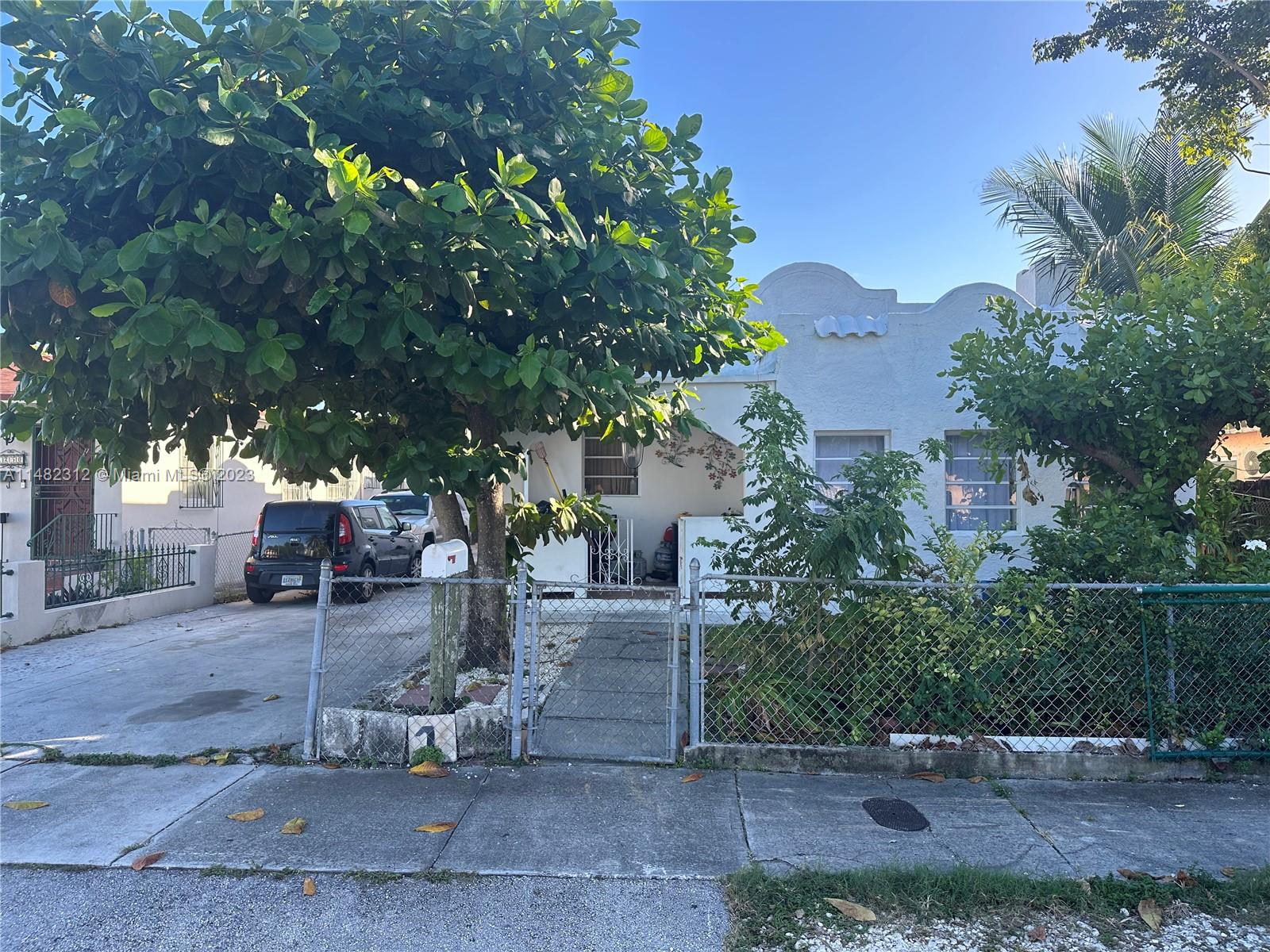 2262 NW 5th Street Miami FL 33125