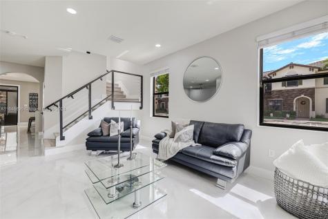 3401 W 92nd Place Hialeah FL 33018
