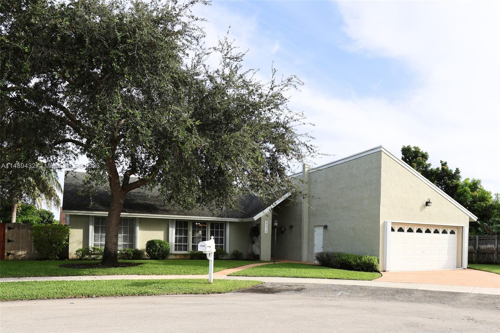 9315 SW 172nd Terrace Palmetto Bay FL 33157