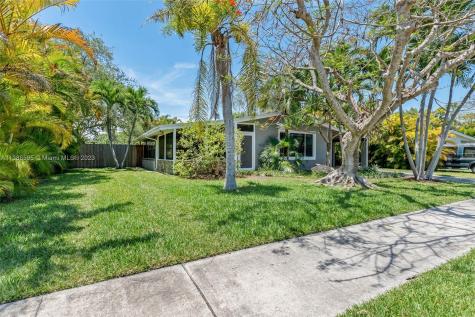 9835 Sterling Drive Cutler Bay FL 33157